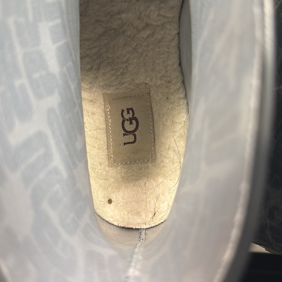 Used Women’s UGG Rain Boots Size 9 US - Picture 2 of 6